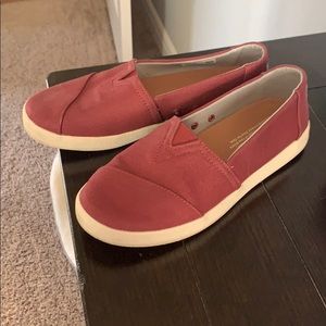 Toms Maroon Slides Size 7